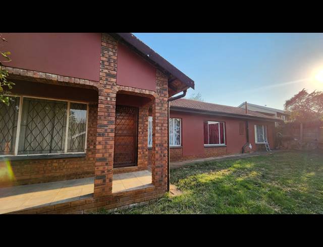 4 BEDROOM FREESTANDING FOR SALE IN ALLANDALE